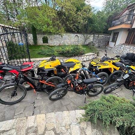 Family Hotel Bunara Брестник Екстериор снимка