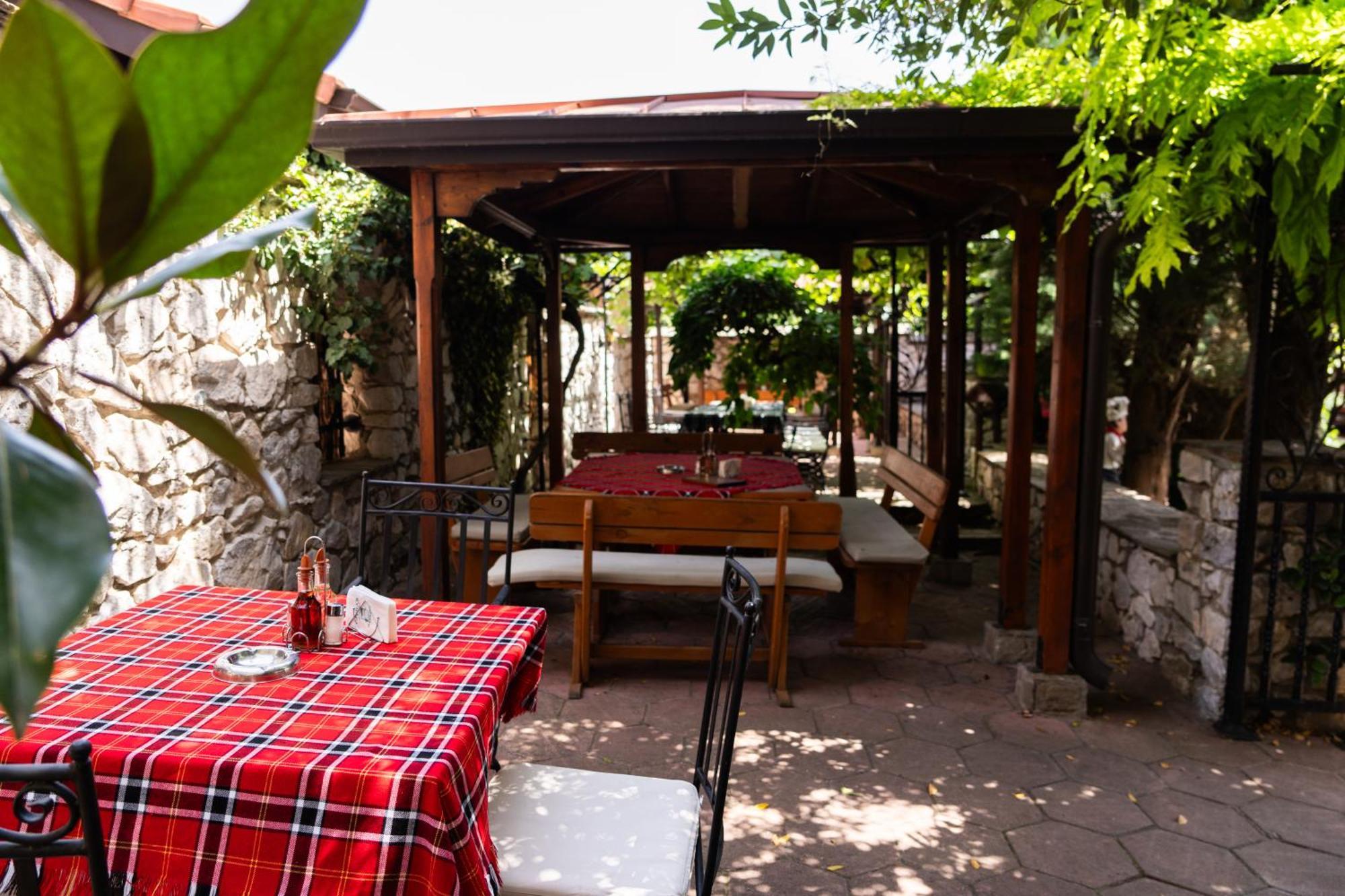 Family Hotel Bunara Брестник Екстериор снимка