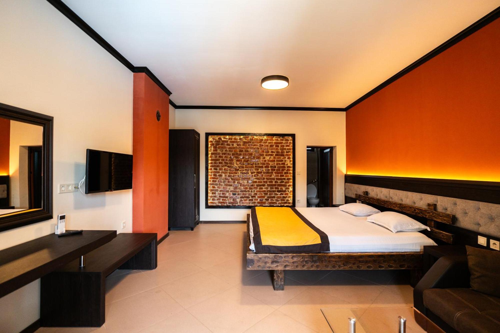 Family Hotel Bunara Брестник Екстериор снимка