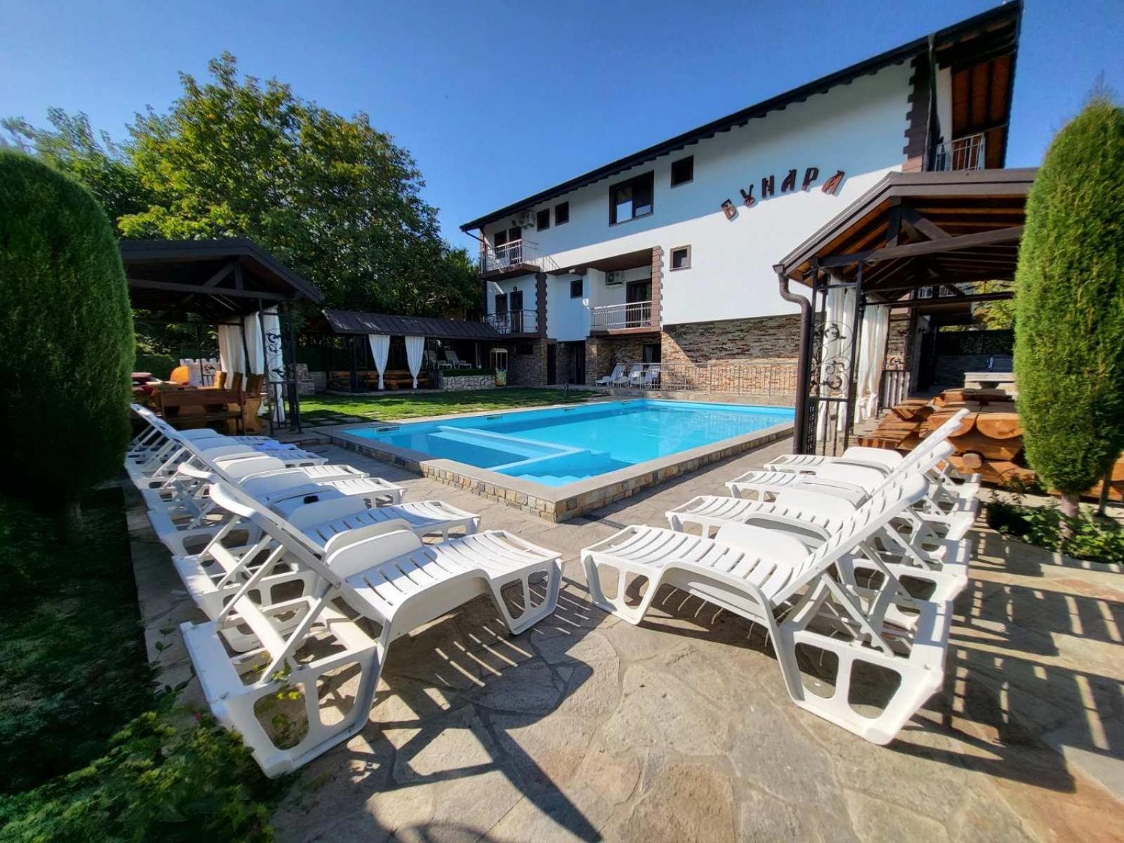 Family Hotel Bunara Брестник Екстериор снимка