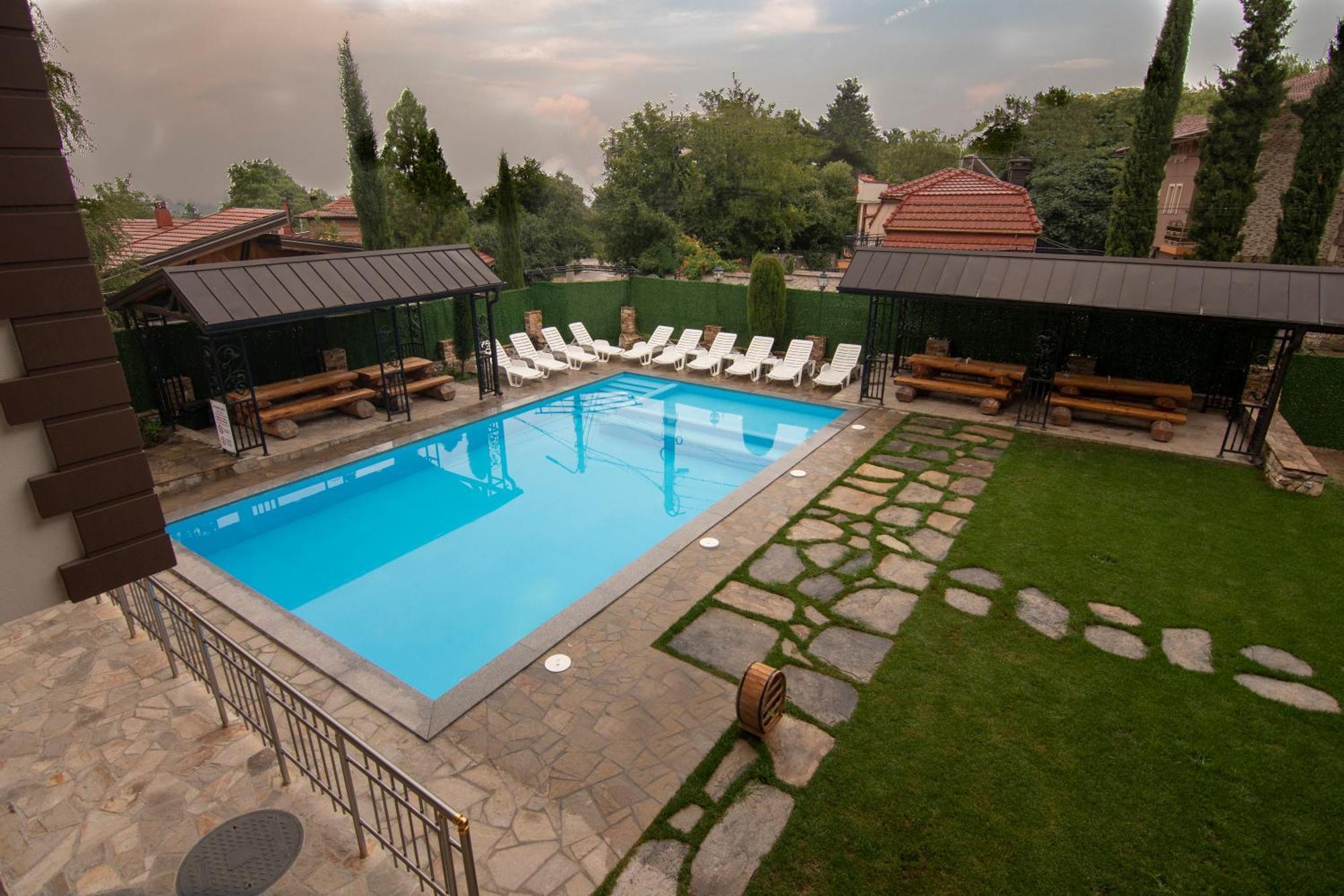 Family Hotel Bunara Брестник Екстериор снимка