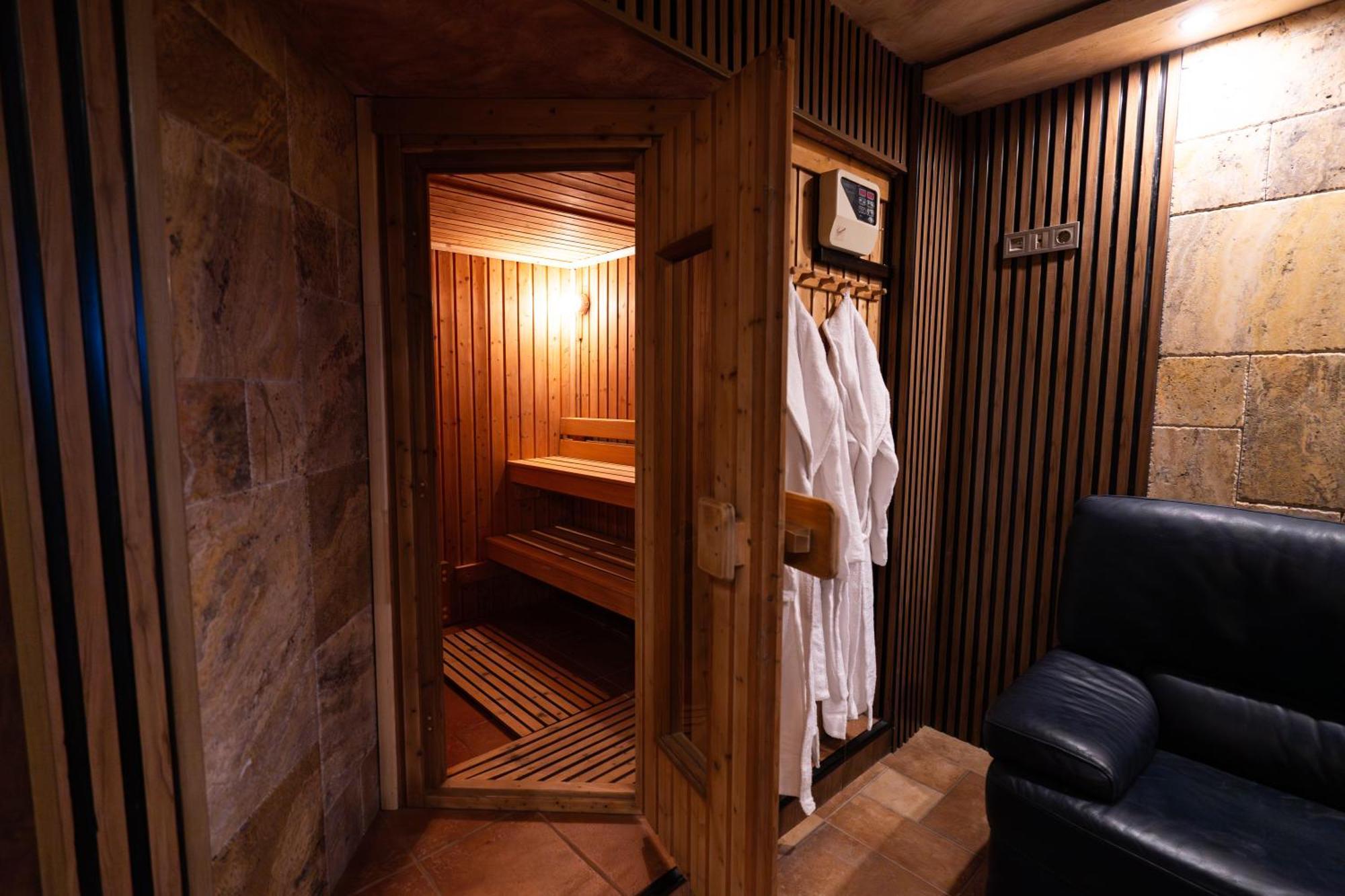Family Hotel Bunara Брестник Екстериор снимка